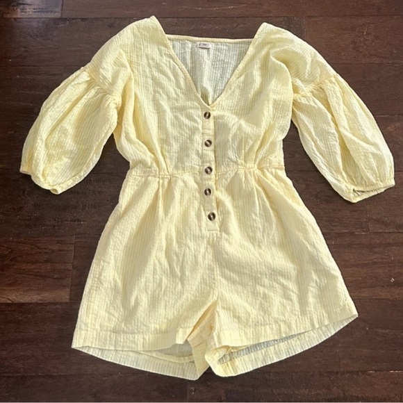 Billabong Sun Valley Romper - Sunbeam Yellow size Large-Like New - Picture 5 of 9